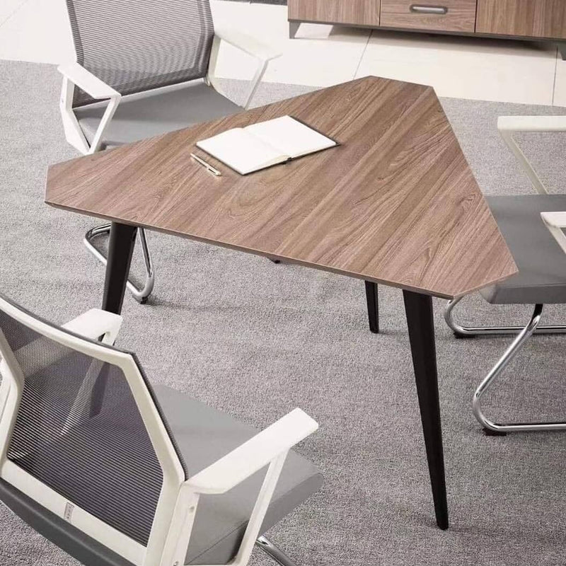 G Series Triangular Table