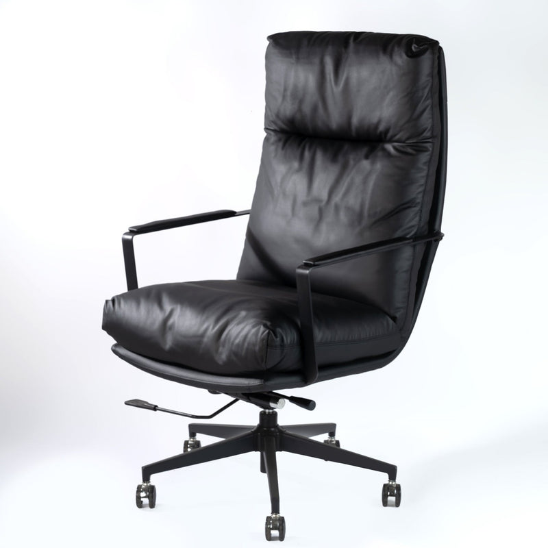 Liam Boss Chair