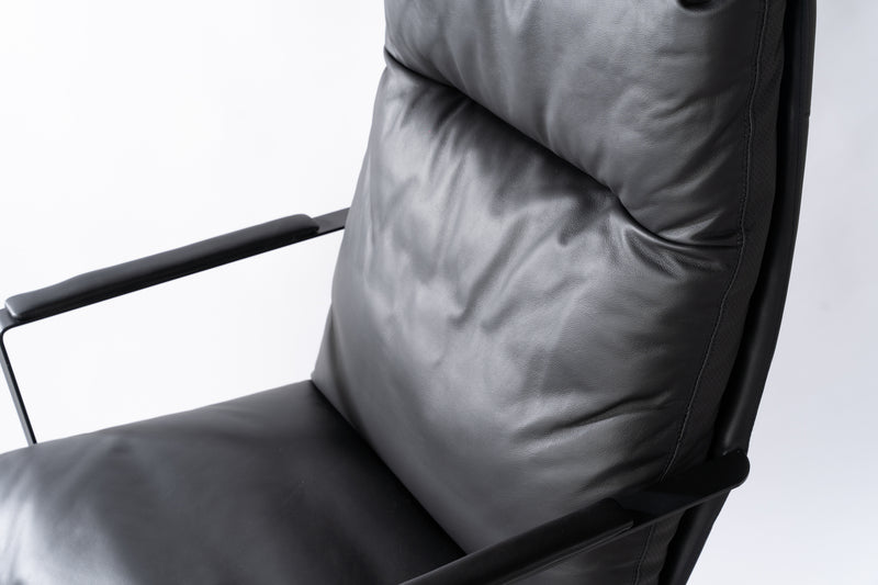 Liam Boss Chair
