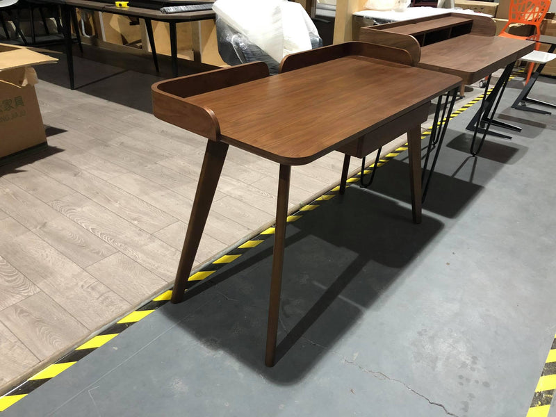 Hugo Desk